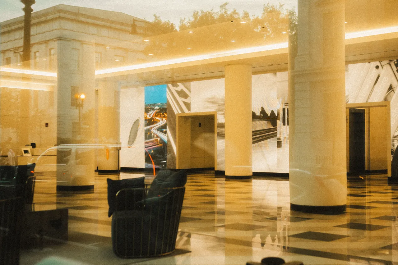 Lobby e áreas de convivência de um hotel